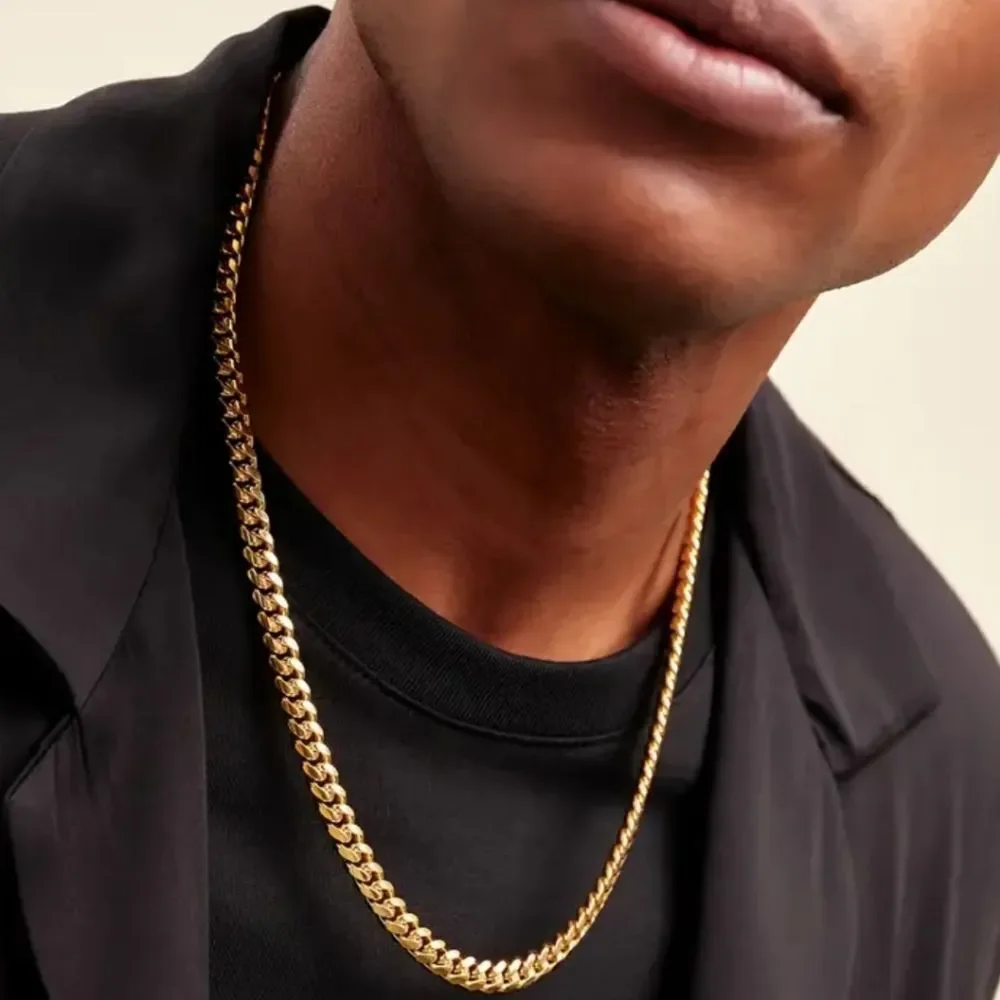 Golden stainless steel necklace 23.62 inches